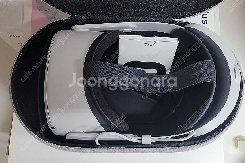 메타 오큘러스 퀘스트2 풀박스 + 앨리트스트랩(+정품가방) 팝니다--3