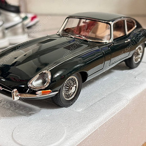 교쇼 1:18 재규어 E-type coupe 다이캐스트 판매합니다 (Kyosho 1/18 Jaguar e-type 쿠페 그린)