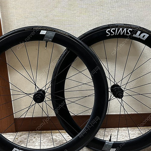 디티스위스 arc 1400 50 휠셋 판매 (타이어 신품, 휠 상태 최상)