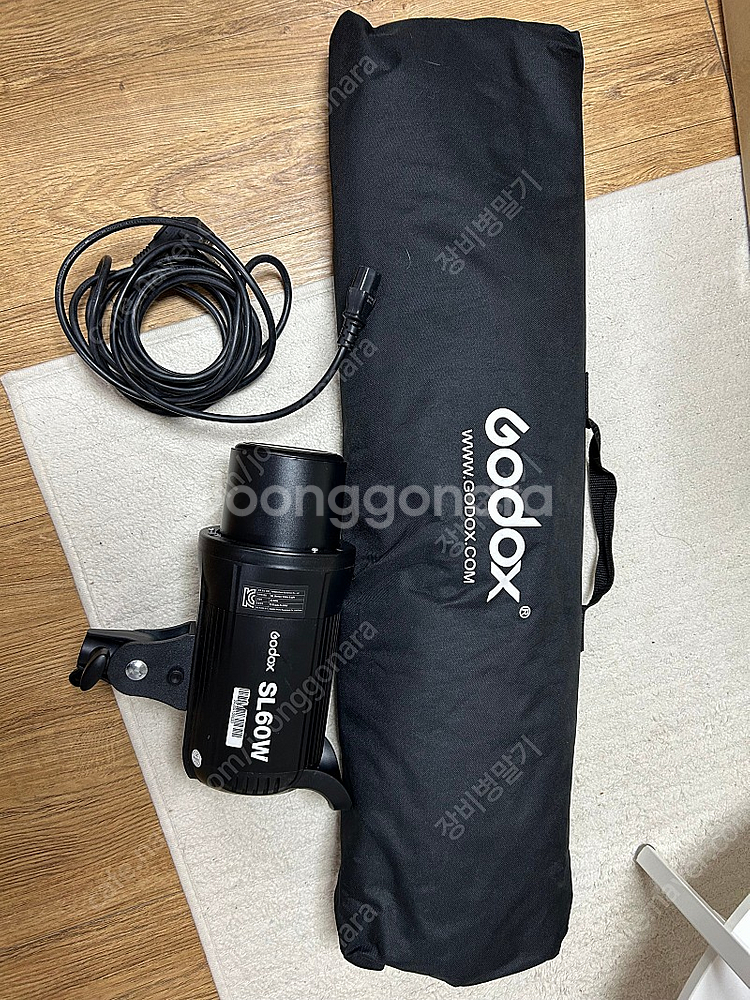 고독스 sl60w + 소프트박스 판매합니다.--0