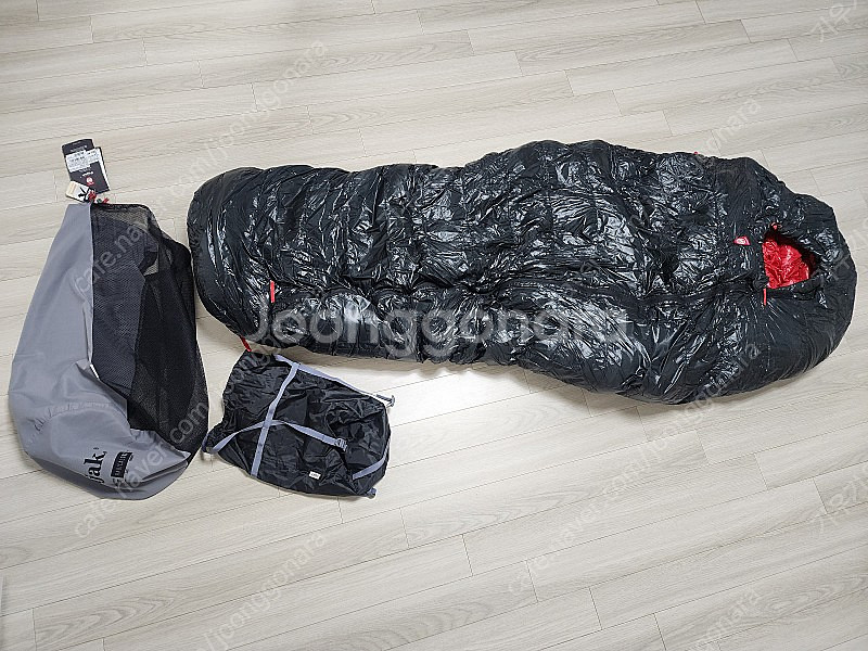 파작 10z 숏 블랙 침낭 팝니다.--0