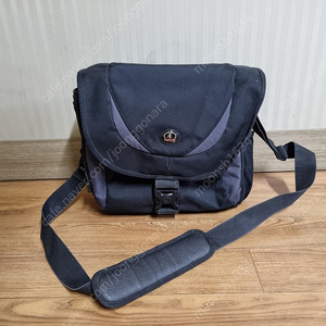 탐락,카메라가방 tamrac Jazz Shoulder Bag 5723팝니다.(깨끗하고 상태좋습니다.)(택포30,000원)