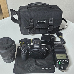 니콘 S급 Z5+24-70mm f4 s kit+고독스 tt685ⅡN 팝니다.(1636컷수)