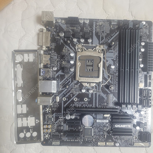 기가바이트 z370m ds3h 백패널 있음