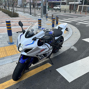 스즈키 18년식 r1000r 싸게 팔아요