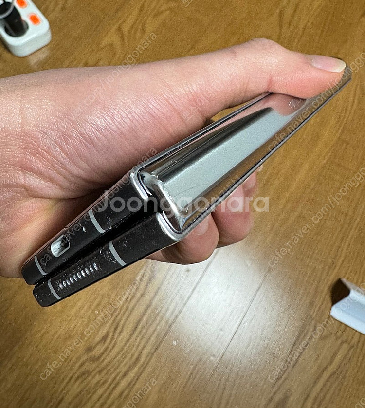 갤럭시폴드3 256gb 실버색상 판매합니다 !!!!--9
