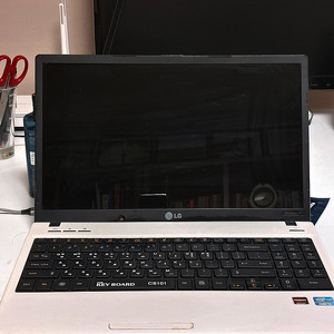 LG전자 노트북 ND560-YD50K 팝니다.