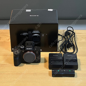 소니 A7R5 & SEL 2070G 렌즈 판매합니다.