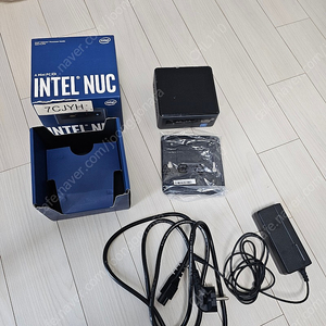 NUC7CJYH 판매합니다(8gb 램, 256gb ssd)