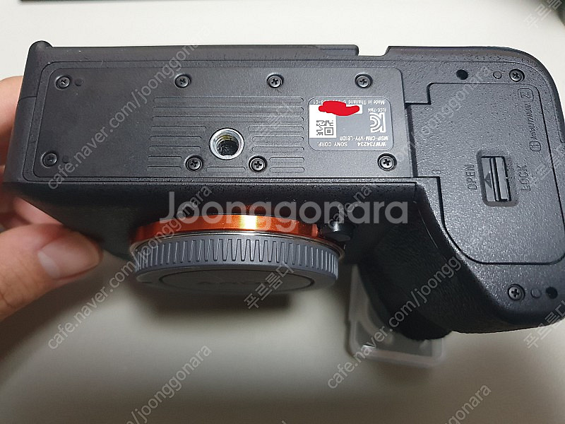 보증 넉넉하고 상태 최상인 A7M4 팝니다.--3