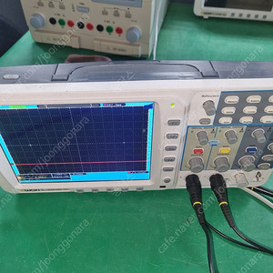 오실로스코프 OWON SDS-9302 (300MHZ), SDS-8202 (200MHZ)