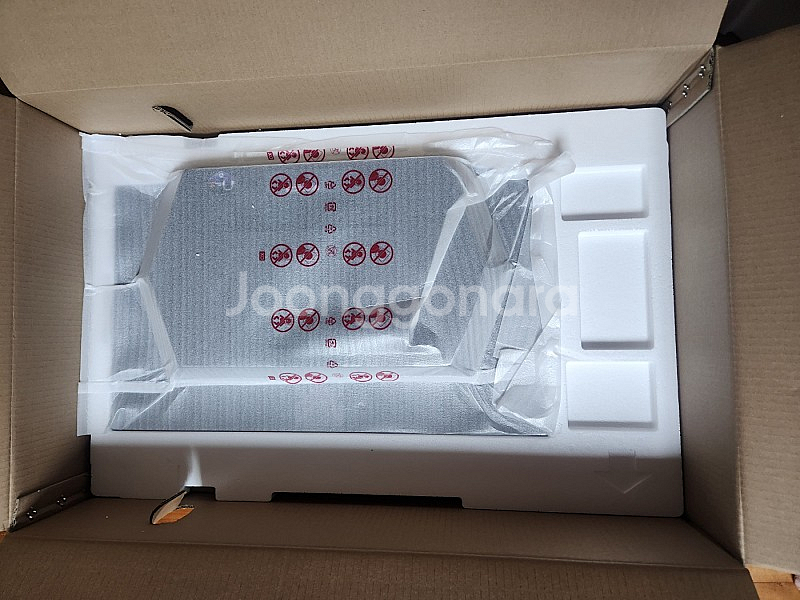LG 27GR95QE 27인치 OLED 모니터 새상품--1