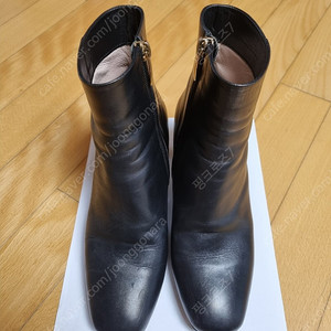 슈콤마보니 블랙 부츠