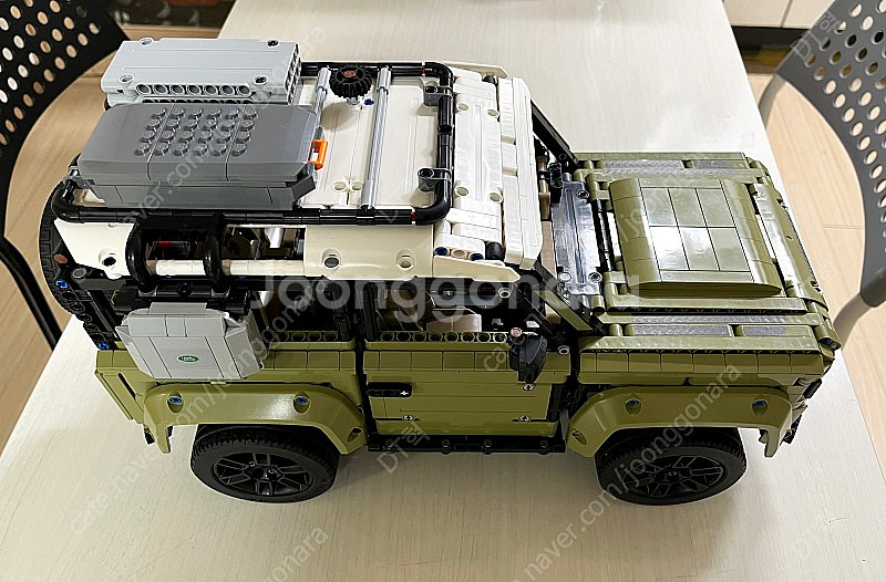 레고 42110(랜드로버 디펜더) 중고(1회 조립 후 보관중) 판매합니다.--1