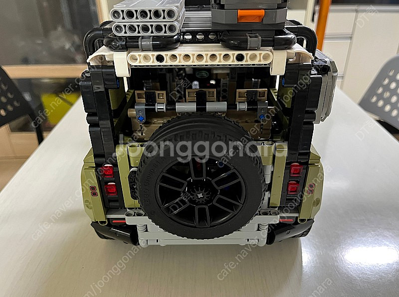 레고 42110(랜드로버 디펜더) 중고(1회 조립 후 보관중) 판매합니다.--2