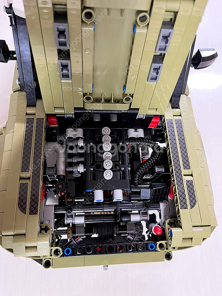 레고 42110(랜드로버 디펜더) 중고(1회 조립 후 보관중) 판매합니다.--3