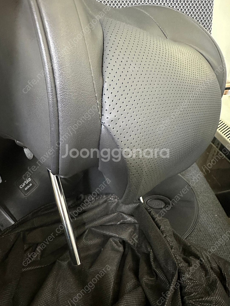 아임반 헤드레스트 나파가죽 모노블랙 2개 판매합니다.--9