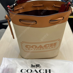 코치 COACH 여성 가방 필드 버킷백 인 컬러블럭 C3851