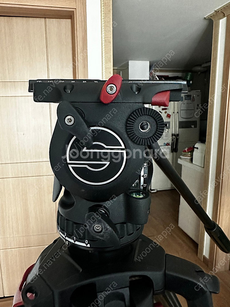 셔틀러 Aktiv6 Flowtech75 GS 삼각대 판매합니다--1