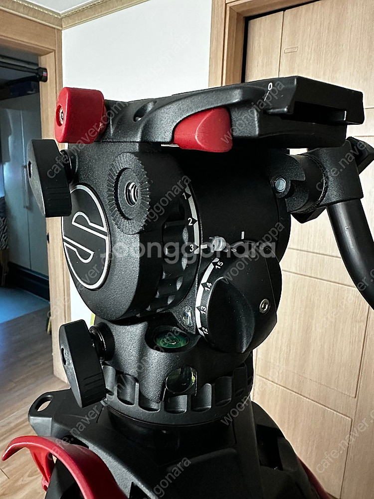 셔틀러 Aktiv6 Flowtech75 GS 삼각대 판매합니다--4