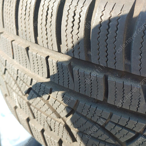 벤츠 스노우타이어 225/50R 17 4짝타이어상태 A급 휠 중고 사진확인요