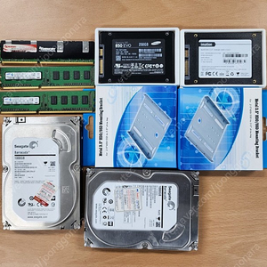 SSD 250GB 2개 HDD 1TB 2개 RAM 3개 브라켓 2개