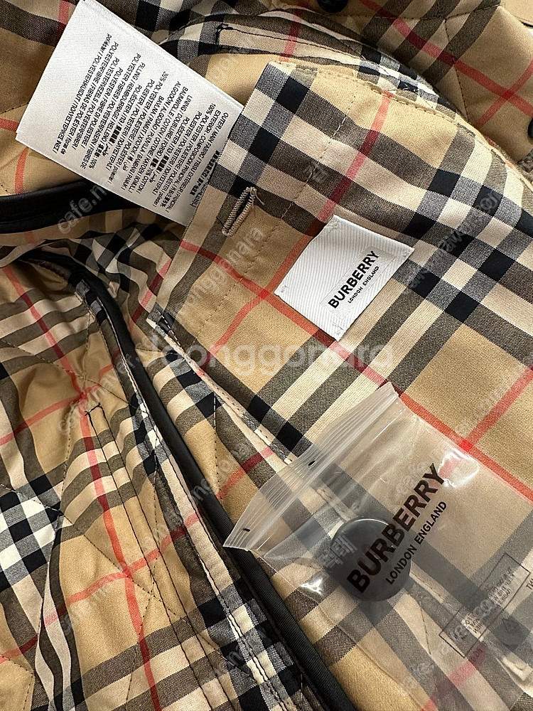 버버리 퀼팅자켓--2
