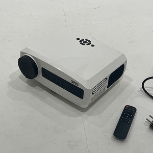 waztco c3 스마트모델 왓코 빔프로젝터 1080p 4k 영상 지원 판매합니다.
