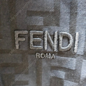 FENDI 키즈 봄버 자켓 새상품 팝니다.