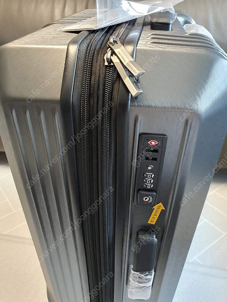 내셔널지오그래픽 캐리어 두오모 24인치 세트 새제품 팝니다--1