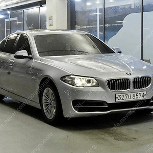 BMW5시리즈 (F10) 520d xDrive카드 현금 할부가능 탁송가능 대차가능
