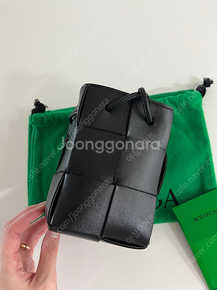 보테가베네타 미니 버킷백 블랙 정품--3