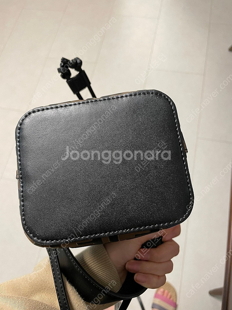 정품 펜디 몬트레조 버킷백 마지막 가격--3