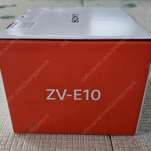 소니 ZV-E10 16-50mm 번들렌즈 패키지 화이트 색상 팝니다.(가격 인하)