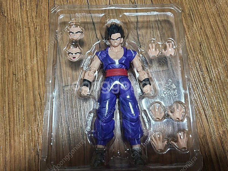 SHF 드래곤볼 슈퍼히어로 손오반--1