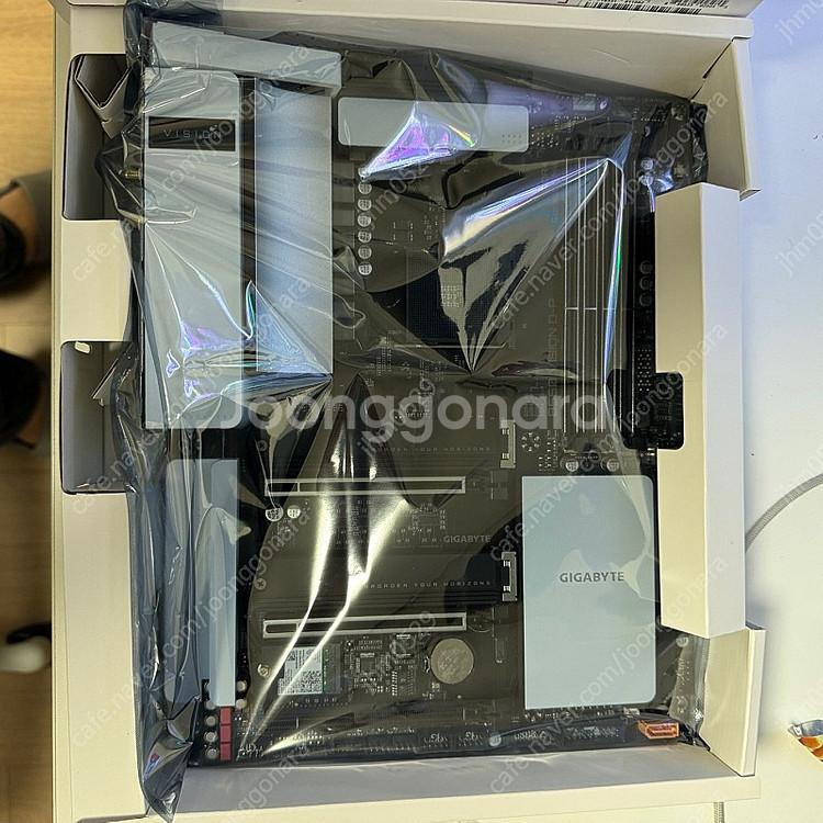 기가바이트 b550 vision d-p--1