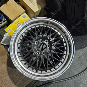 BBS RS st 17인치 8홀 pcd100 블랙 실버림 판매합니다.