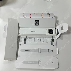 미사용새상품 Apple 애플워치 SE 2세대 알루미늄 케이스 (실버/화이트 스포츠밴드)