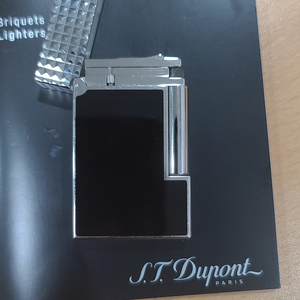 듀퐁 라이터 블랙 다이아몬드 헤드 CA16067 판매합니다.