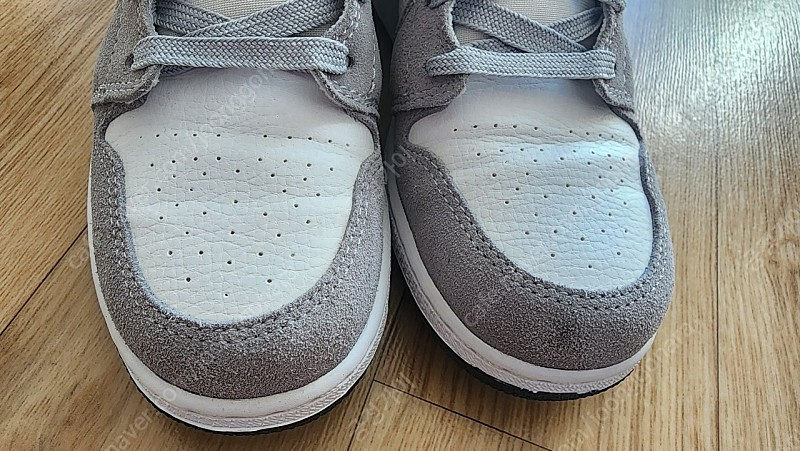 나이키 조던 1 미드 그레이 하이퍼핑크 여성 운동화 225사이즈--6