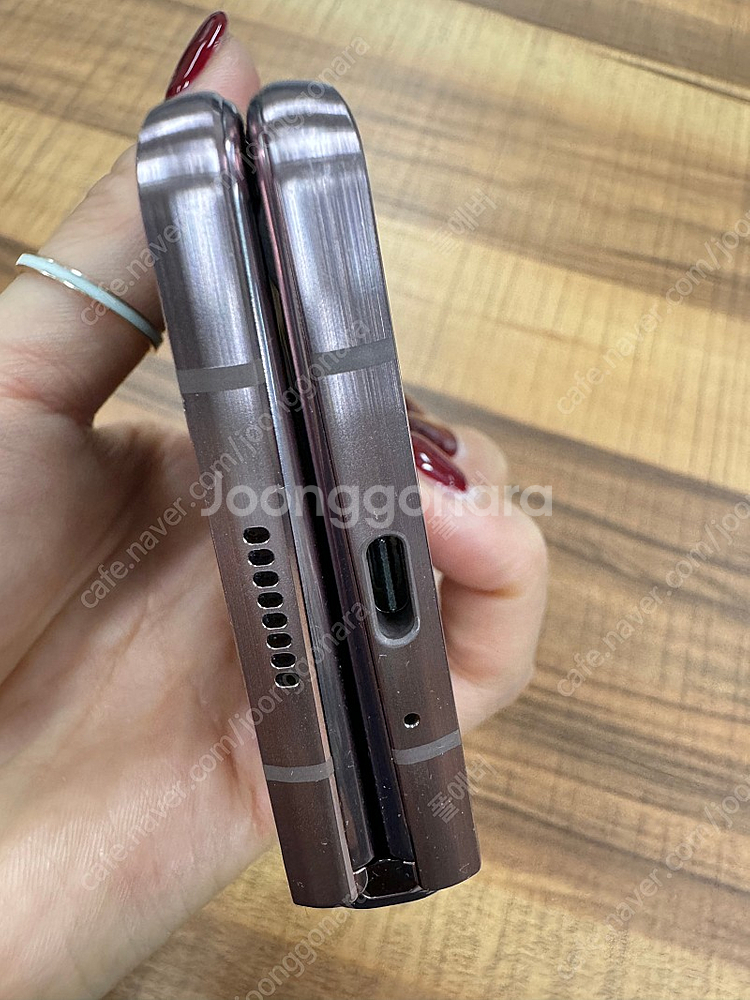 갤럭시 폴드2 팝니다--6