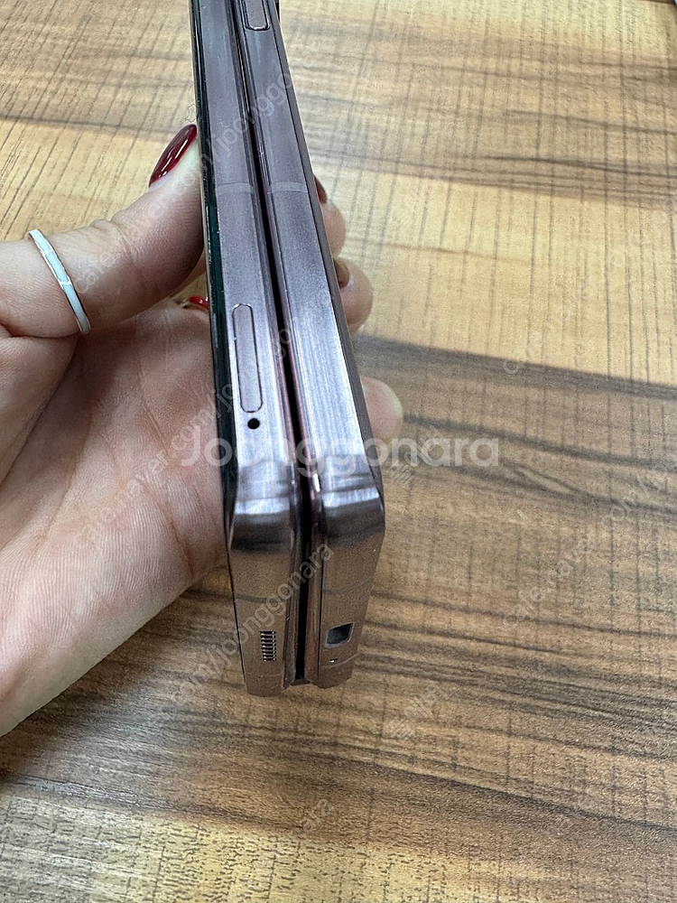 갤럭시 폴드2 팝니다--7