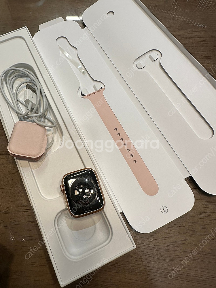 애플워치 6_ 40mm 알루미늄 와이파이 팝니다--3