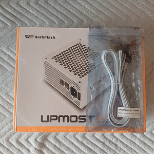 다크플래쉬 UPMOST 850W 80PLUS GOLD FULL MODULAR 화이트 미개봉