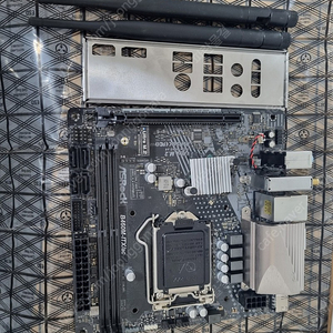 인텔 중고 마더보드 ASRock B460M-ITX/ac B460M-ITX 팝니다.