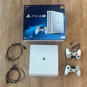 PS4 PRO 화이트 +CD 2장