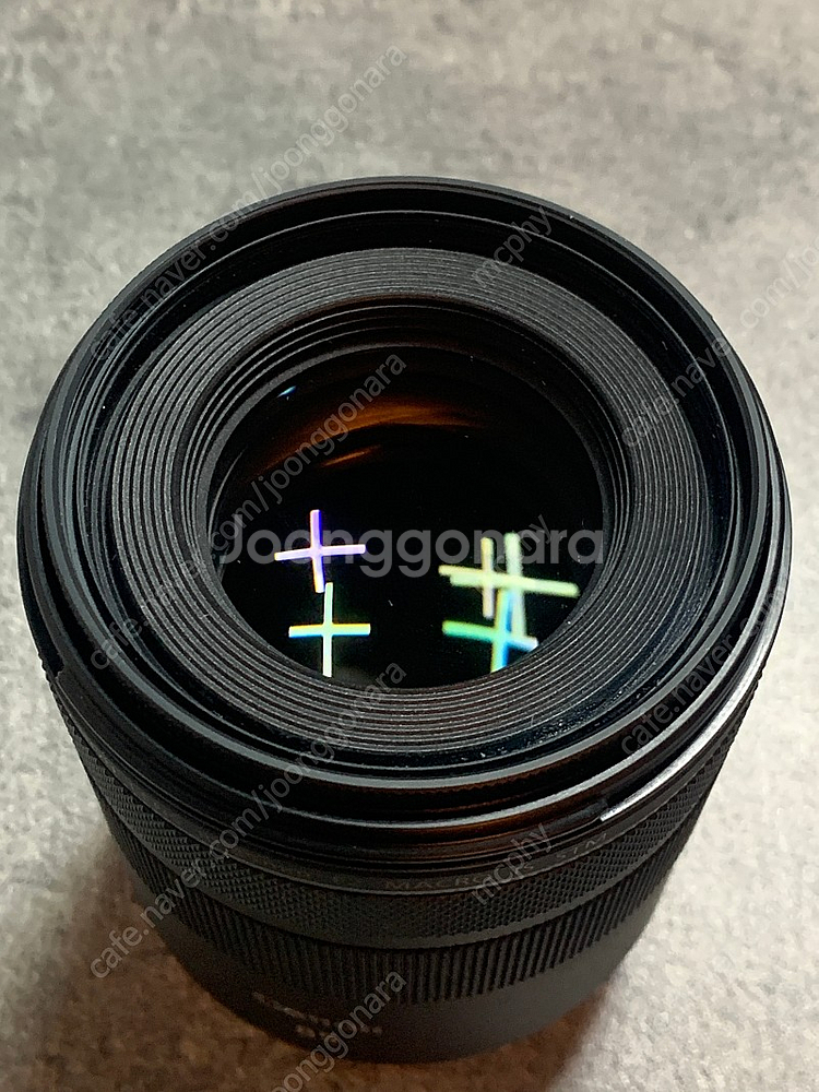 캐논 RF 85mm F2.0 렌즈 박스풀 판매합니다.--6