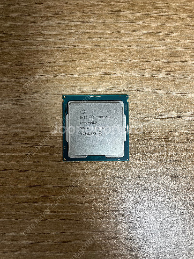 인텔 CPU i7 9700kf 판매합니다--0