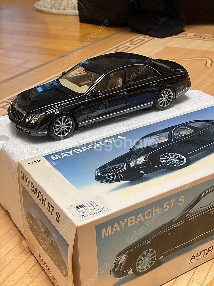 1:18 오토아트 마이바흐 57S 블랙색상 다이캐스트 ...--0