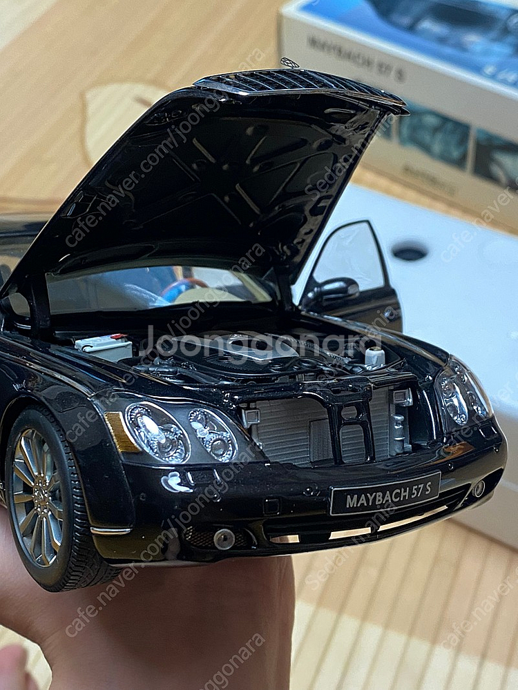 1:18 오토아트 마이바흐 57S 블랙색상 다이캐스트 ...--4
